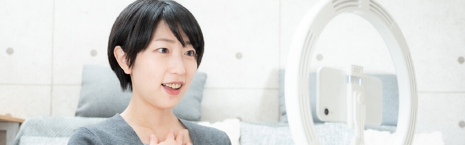 ライバー事務所に所属して得られるメリット・必要な条件・気になる収入のリアルを徹底解説！